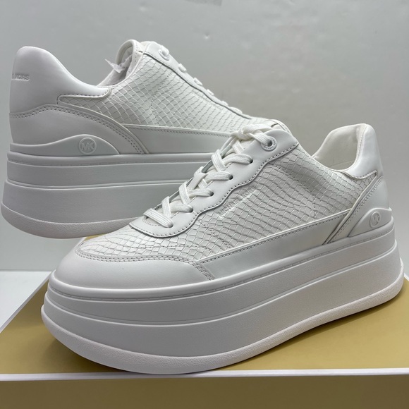 MICHAEL Kors All-White Platform Sneakers HAYES LACE UP
EMBOSSED PRINTED LEATHER - Picture 9 of 16